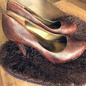 Jessica Simpson platform pumps